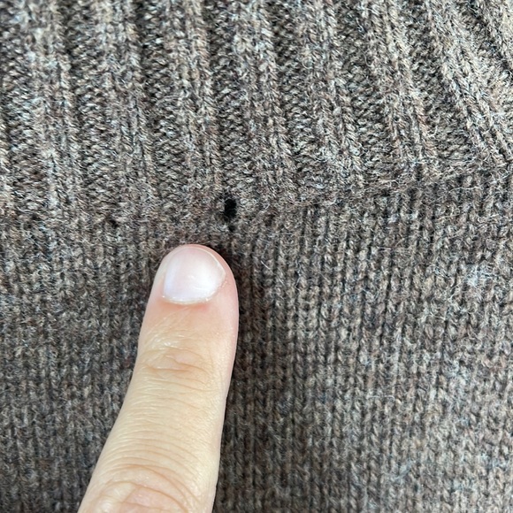 Polo 1/4 Zip Sweater (Large) - Picture 4 of 4